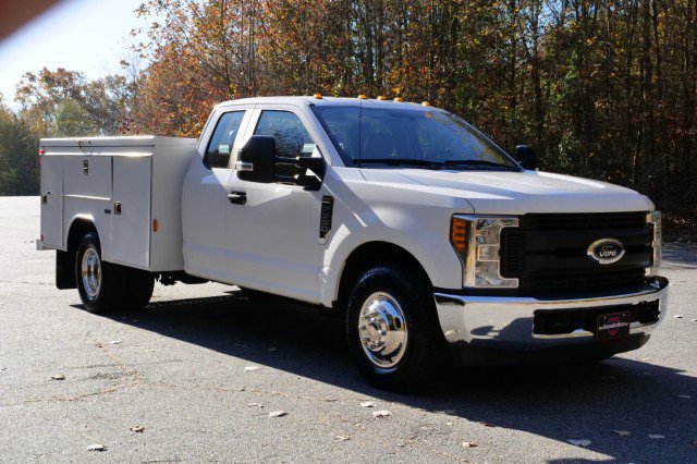 Used 2017 Ford F350 XL w/ Power Equipment Group image 4