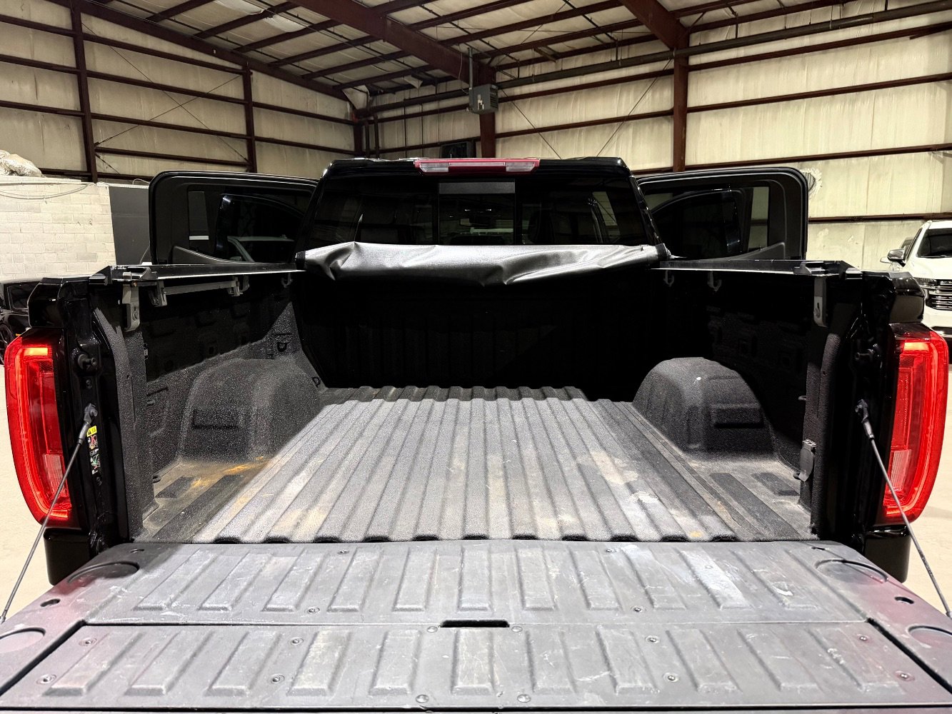 Used 2022 GMC Sierra 1500 SLT w/ SLT Convenience Package AWD/4WD image 20