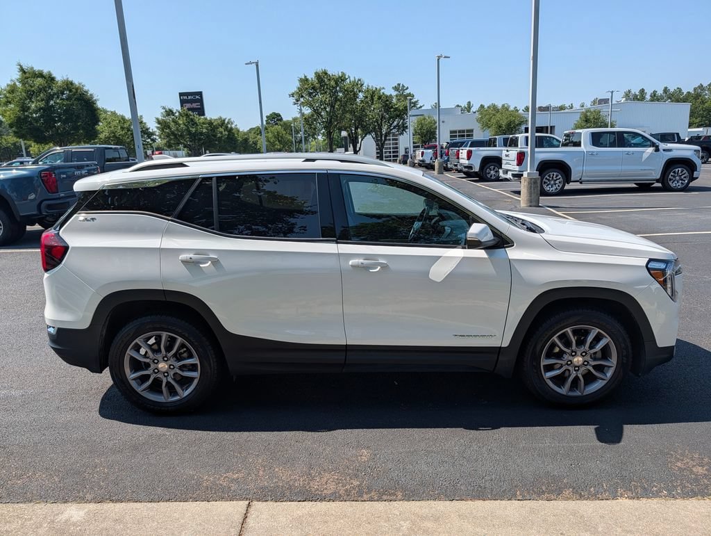 Used 2023 GMC Terrain SLT AWD/4WD image 9