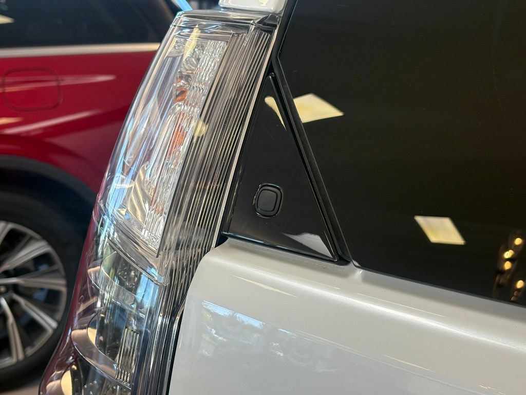 Used 2021 Lexus GX 460 Premium w/ Premium Package AWD/4WD image 15