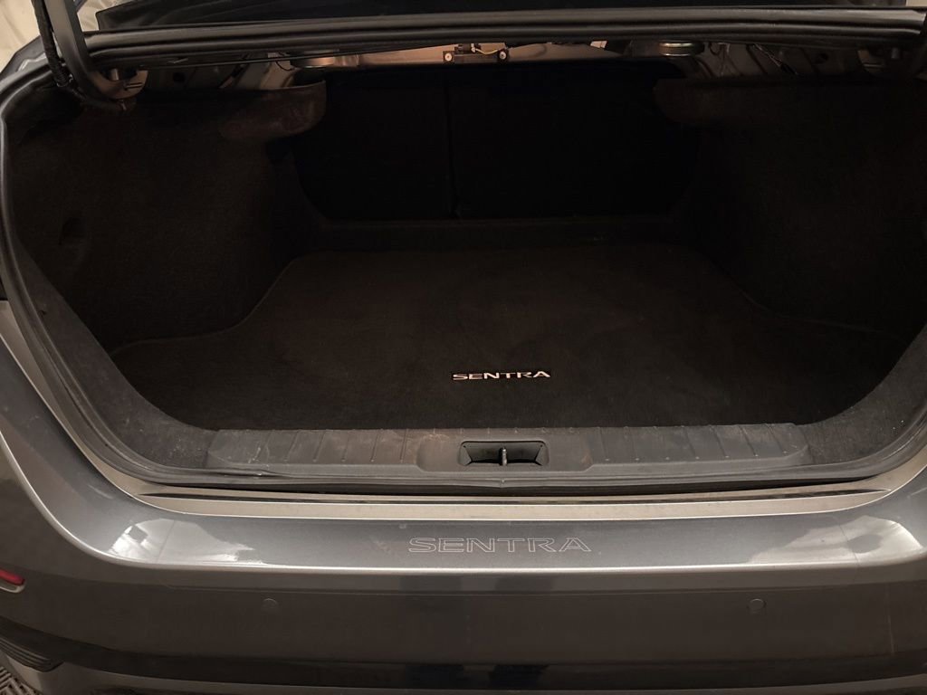 Used 2025 Nissan Sentra SR image 10