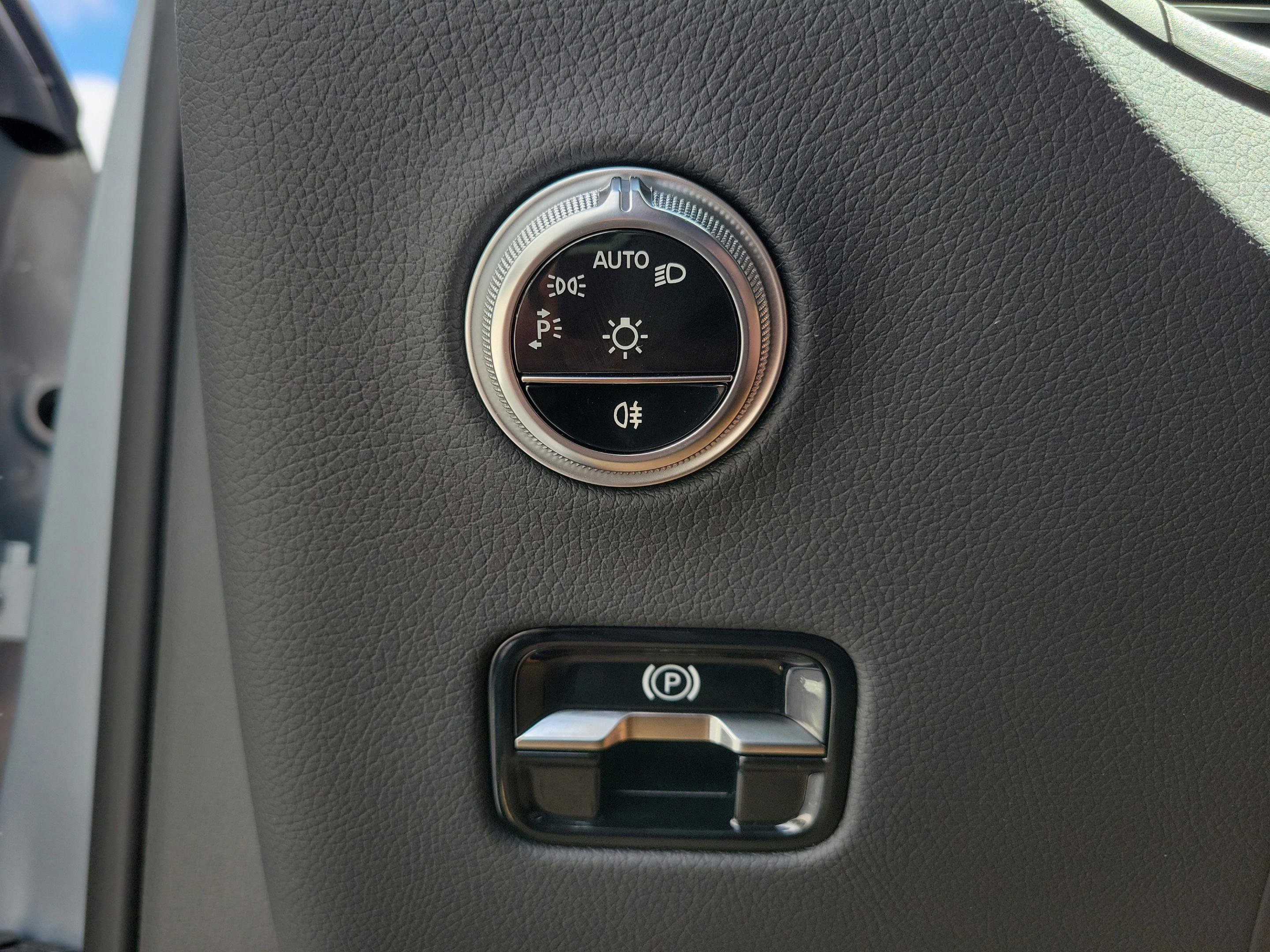 Used 2026 Mercedes-Benz GLC 300 image 18