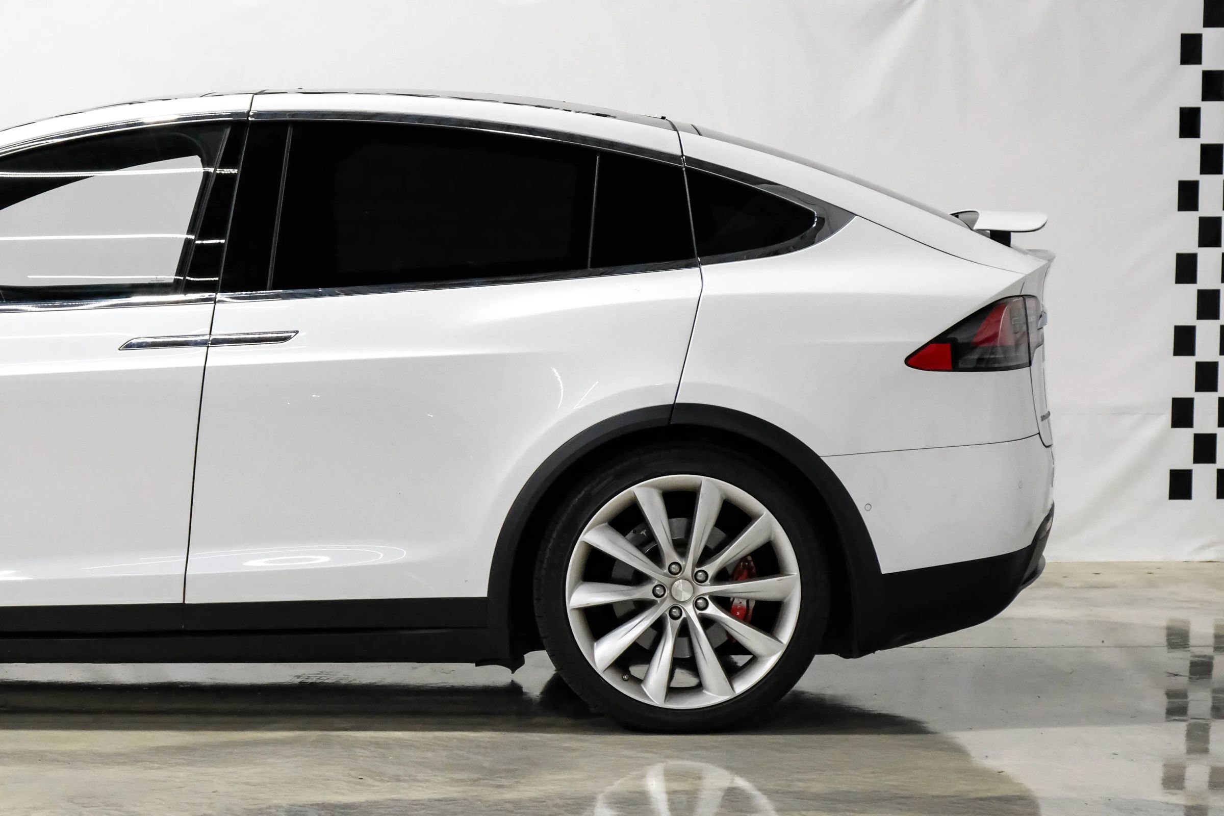 Used 2016 Tesla Model X P90D image 11
