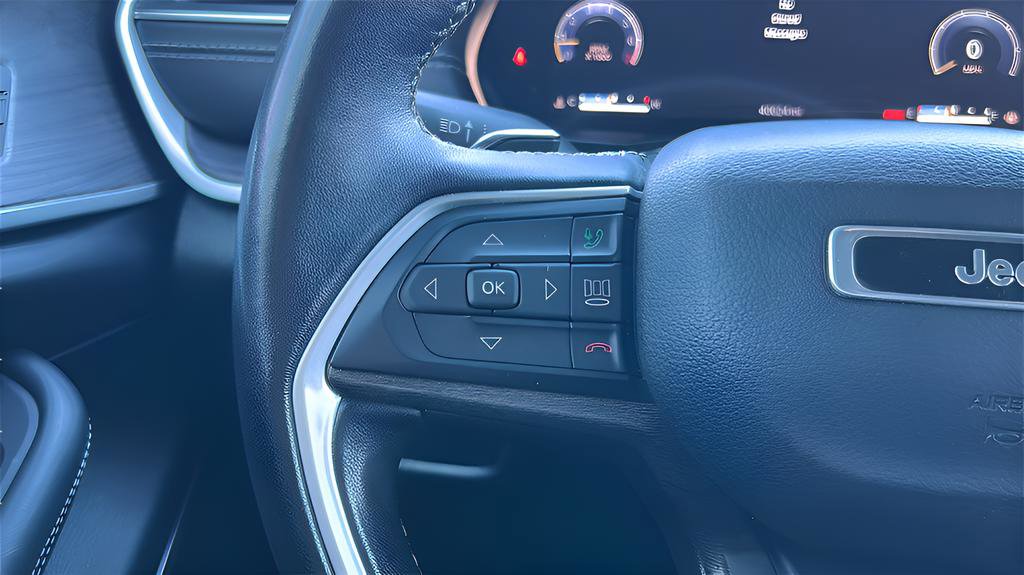 Used 2022 Jeep Grand Cherokee Limited image 22