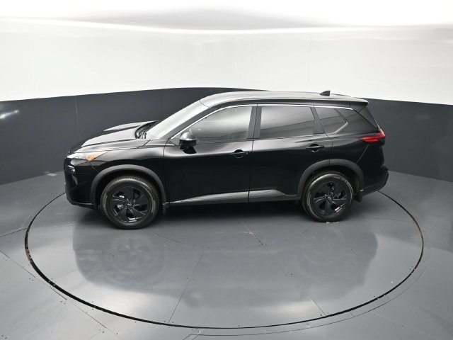 Certified 2026 Nissan Rogue SV FWD image 25