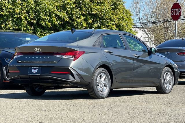 New 2026 Hyundai Elantra SE image 6