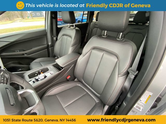 Used 2026 Jeep Cherokee Limited AWD/4WD image 9