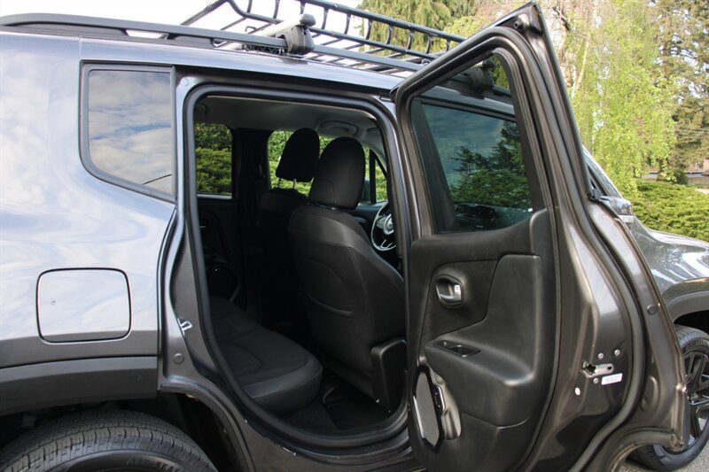 Used 2017 Jeep Renegade Altitude AWD/4WD image 6