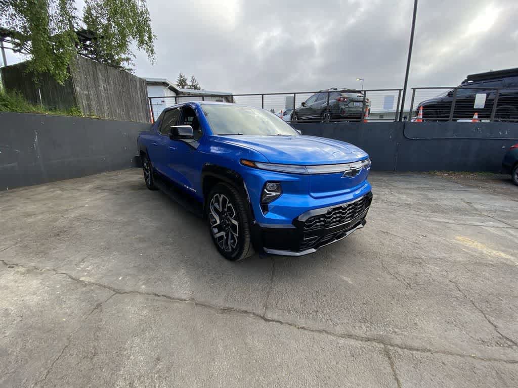 Used 2025 Chevrolet Silverado EV RST AWD/4WD image 8