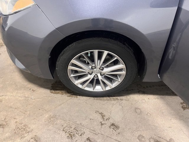 Used 2015 Toyota Corolla L image 29