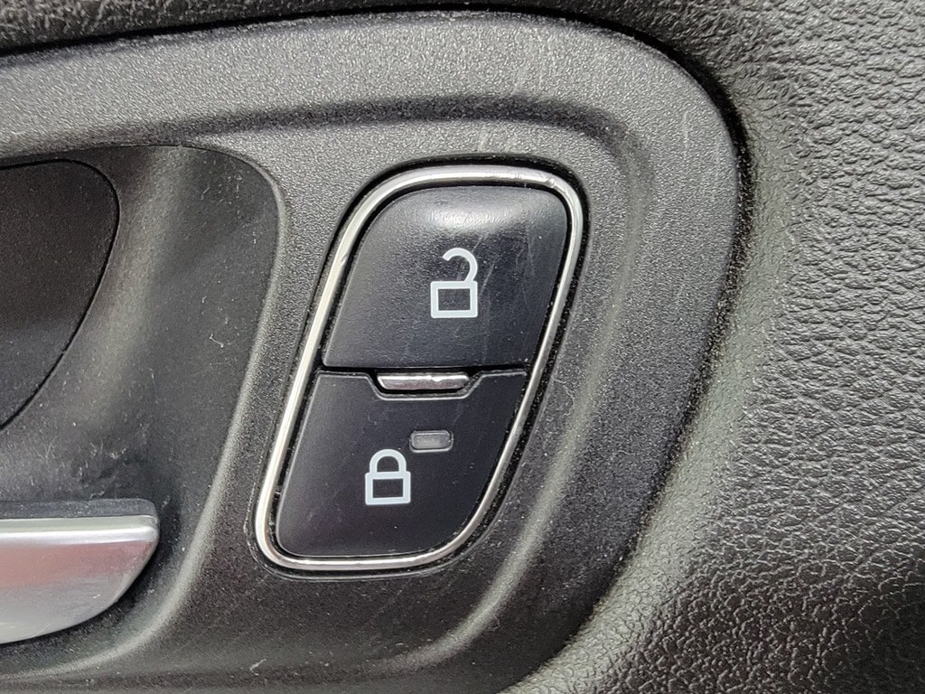 Used 2016 Ford Focus SE FWD image 25