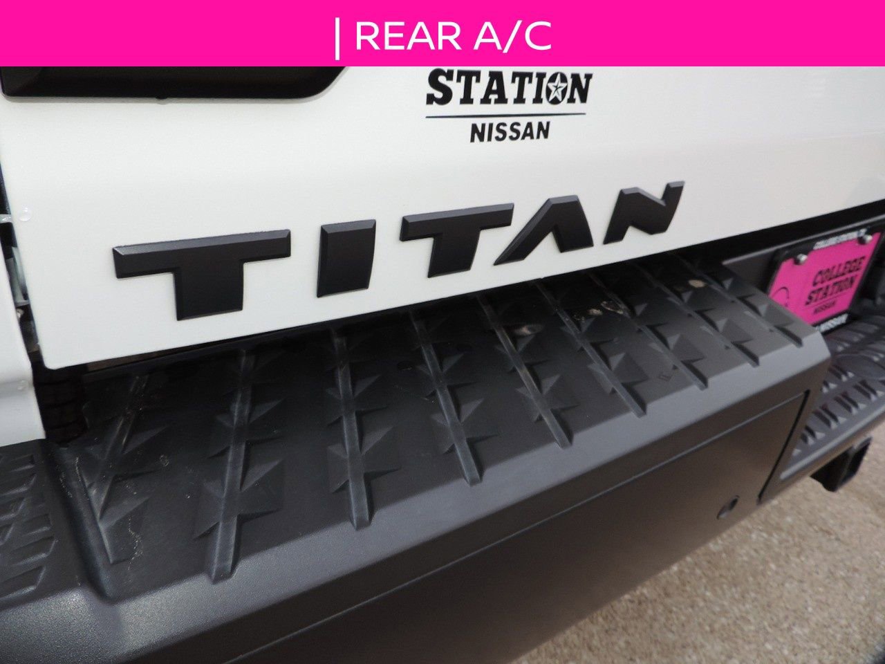 Used 2023 Nissan Titan PRO-4X image 13