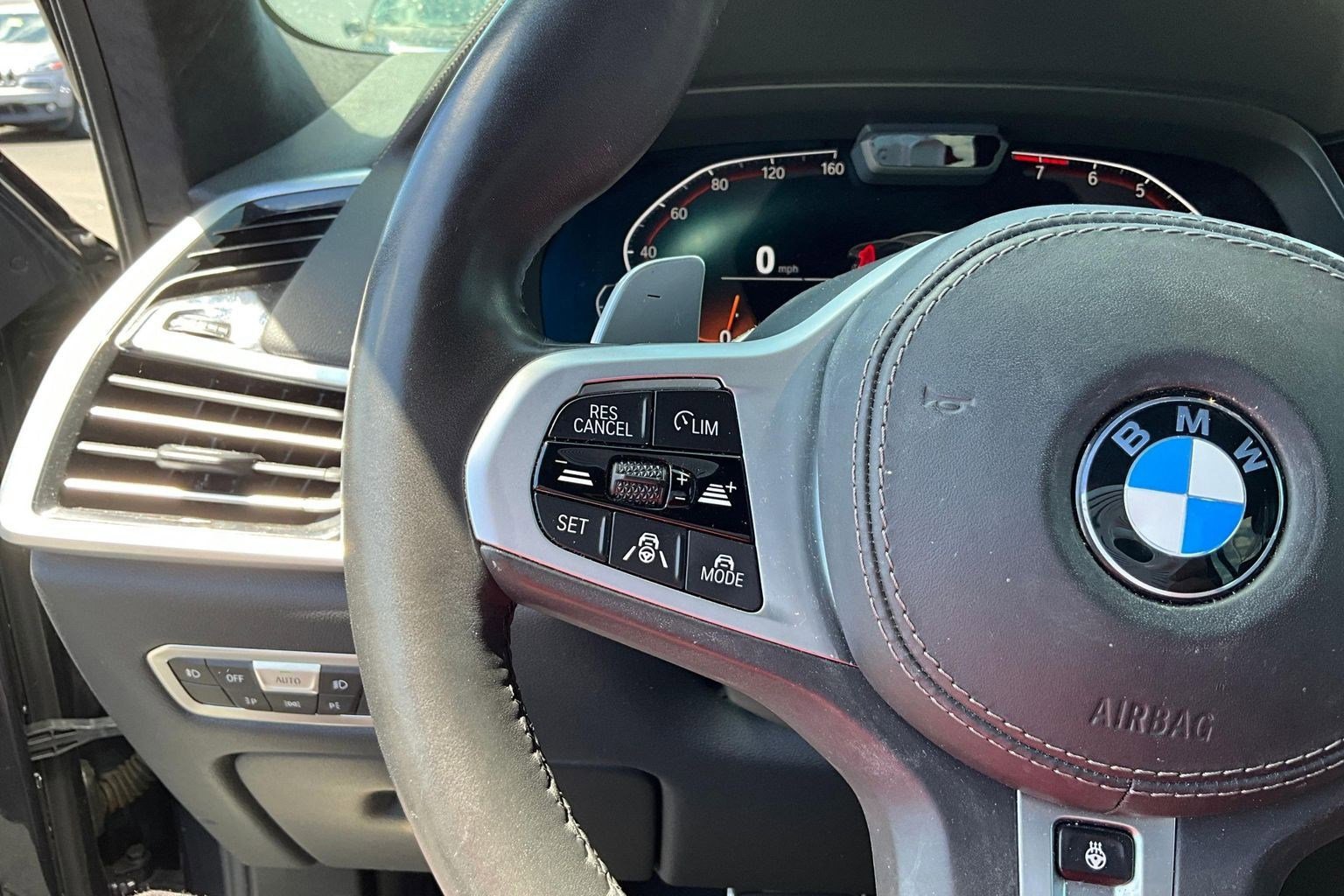 Used 2020 BMW X7 xDrive40i w/ M Sport Package AWD/4WD image 10