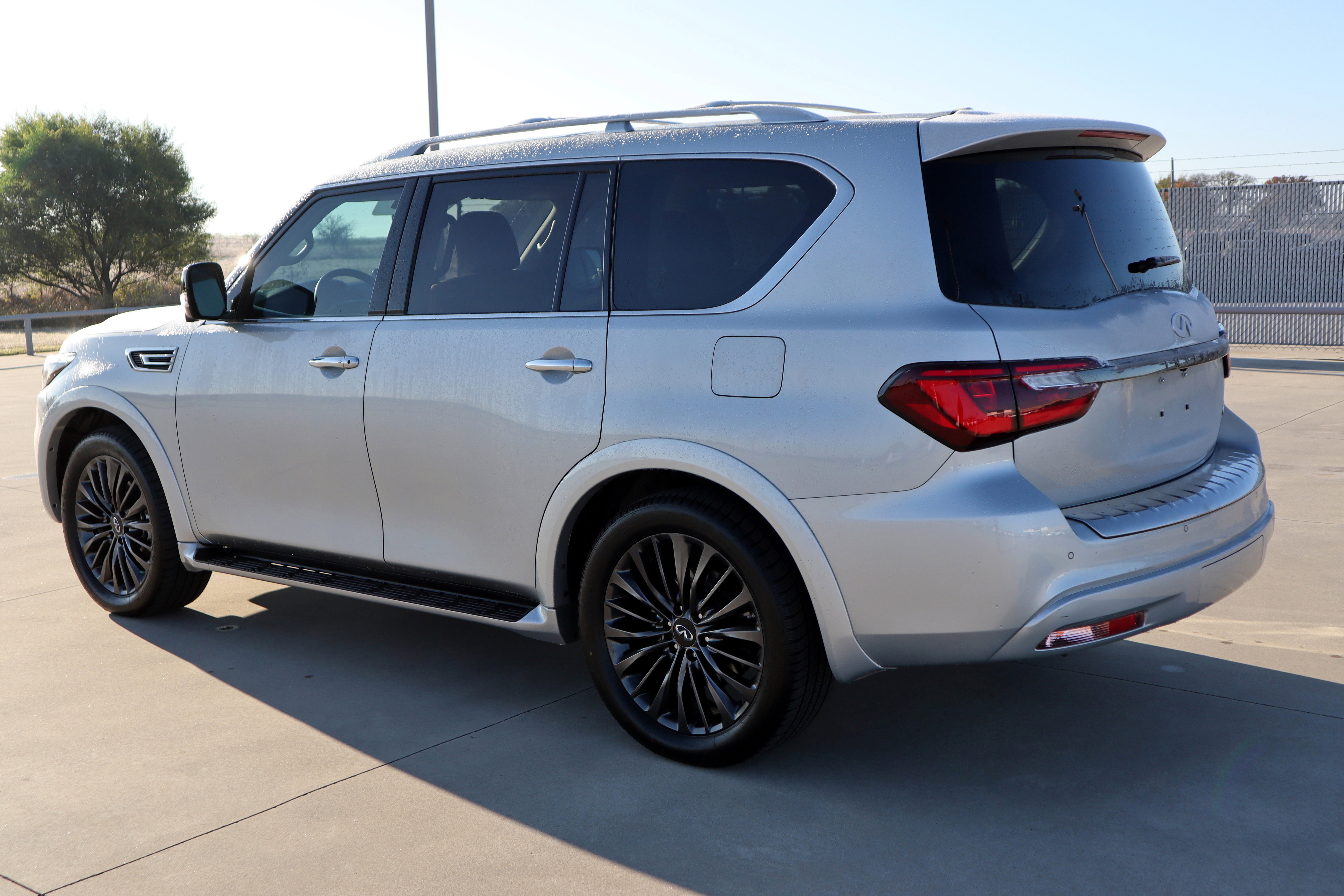 Used 2022 INFINITI QX80 Premium Select w/ Cargo Package image 8