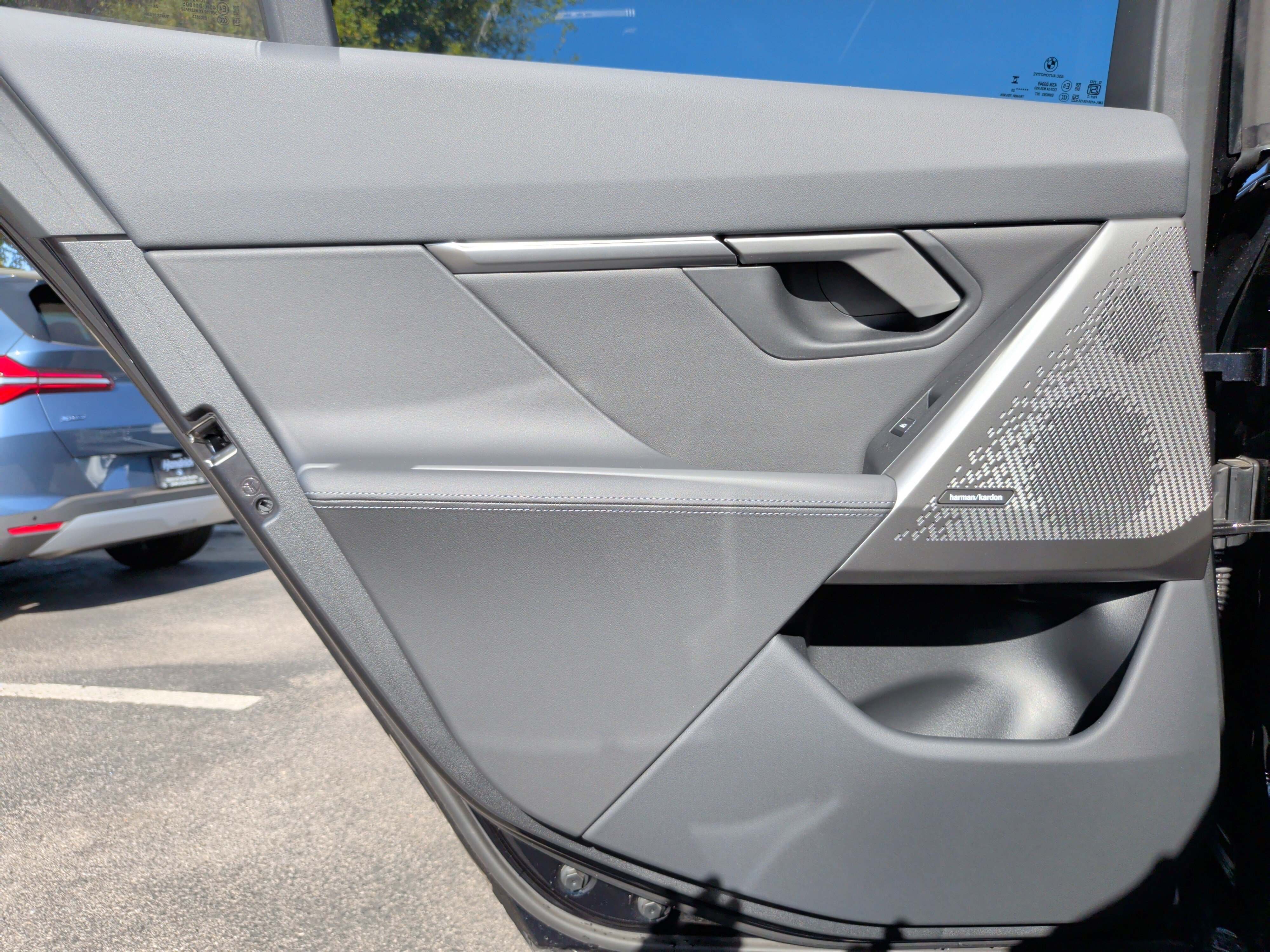 Certified 2025 BMW 550e xDrive 550e xDrive w/ Premium Package image 42