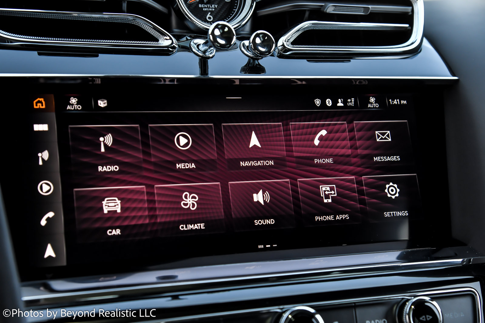 Certified 2023 Bentley Bentayga Plug-In Hybrid AWD/4WD image 46