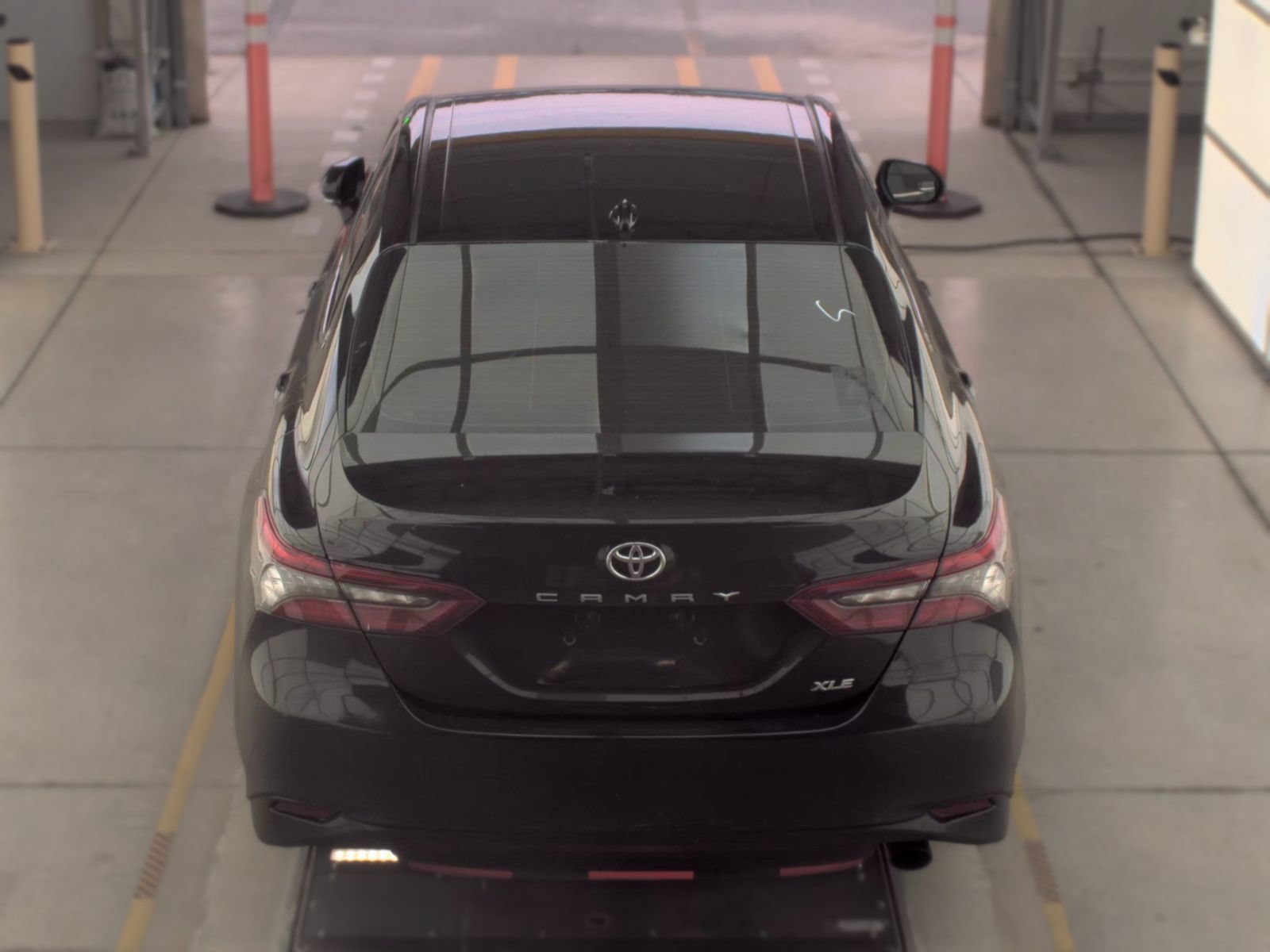 Used 2022 Toyota Camry XLE FWD image 8