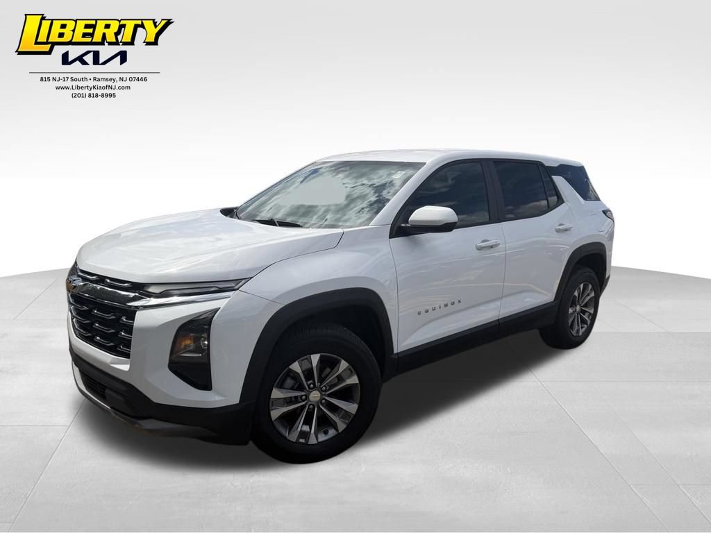 Used 2026 Chevrolet Equinox LT w/ Convenience Package II FWD image 3