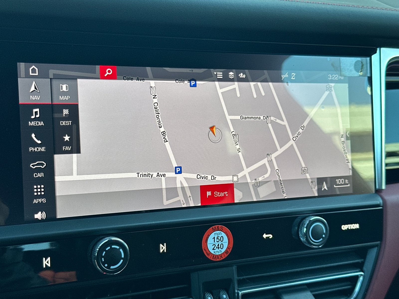 Certified 2023 Porsche Macan AWD/4WD image 18