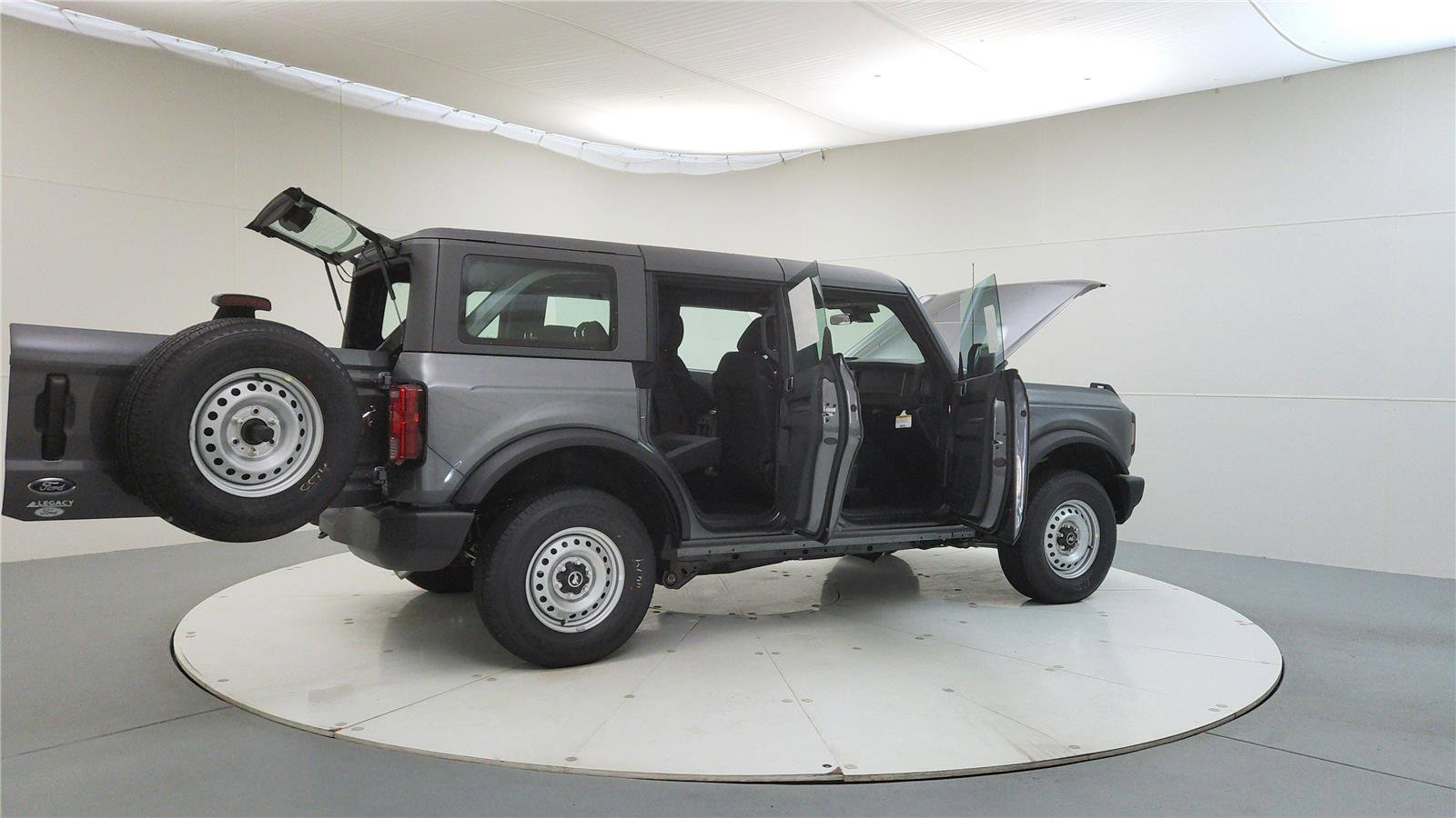 New 2025 Ford Bronco 4-Door image 13