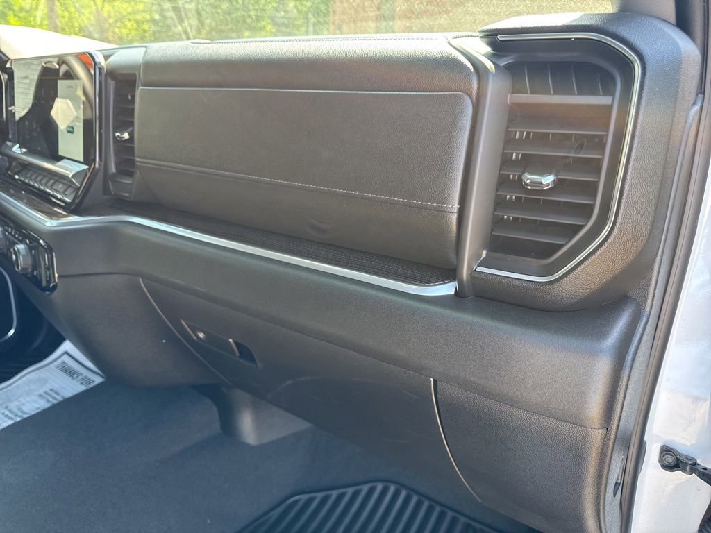 Used 2025 Chevrolet Silverado 2500 LT w/ Convenience Package AWD/4WD image 13