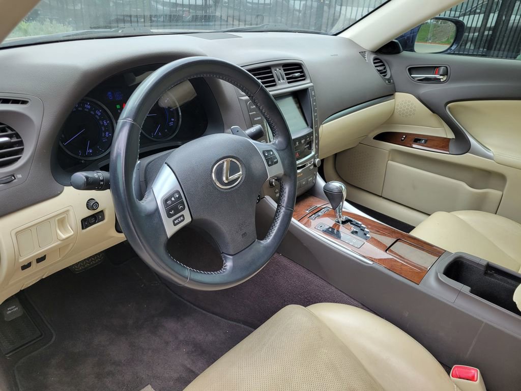 Used 2011 Lexus IS 250 w/ Premium Pkg Value Edition RWD image 9