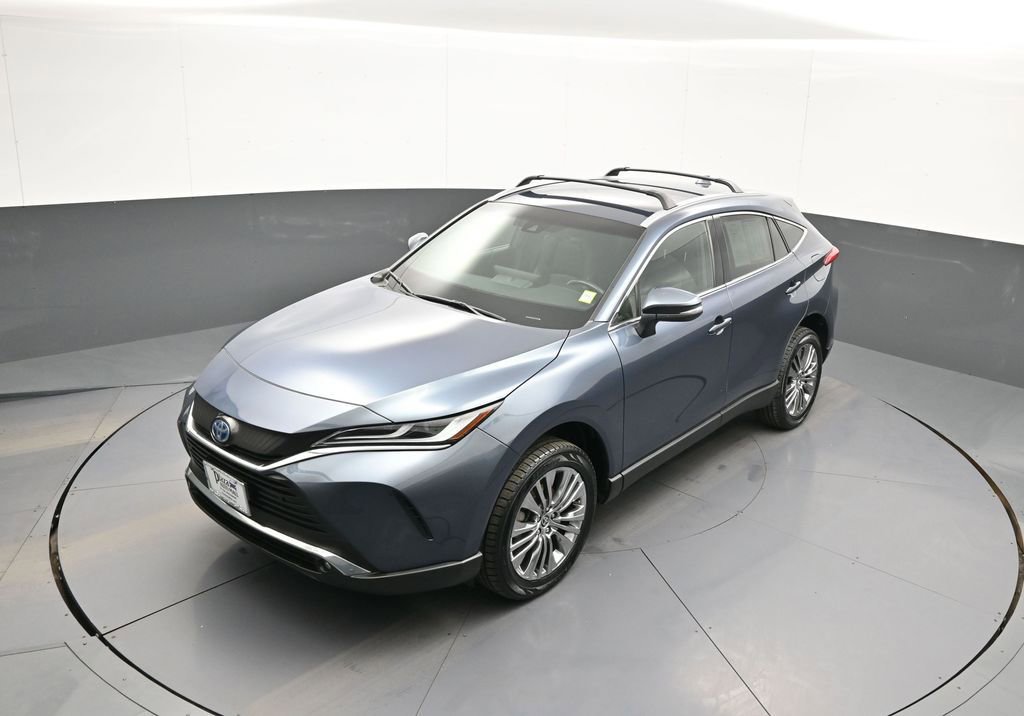 Certified 2023 Toyota Venza XLE AWD/4WD image 34