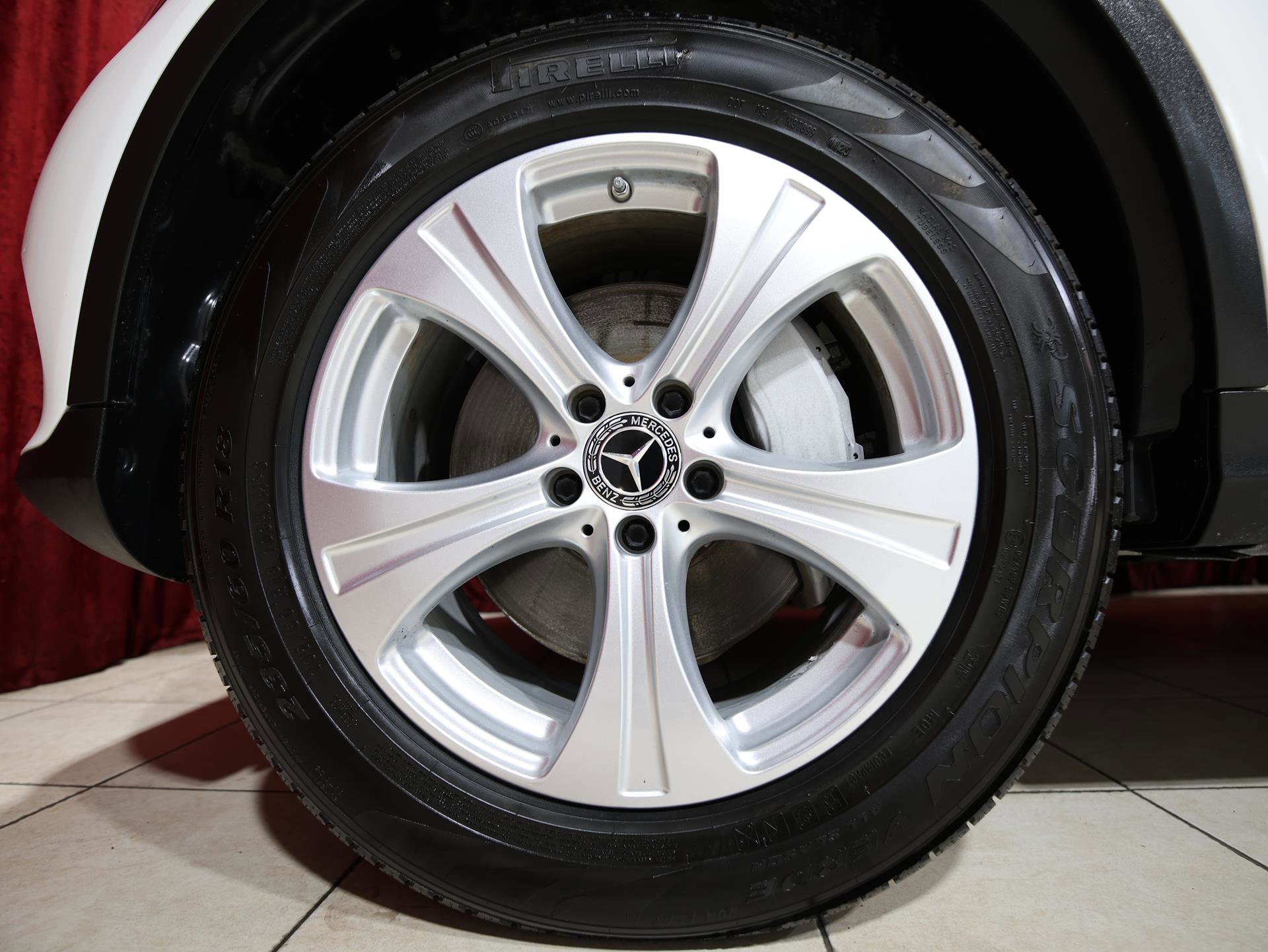 Used 2018 Mercedes-Benz GLC 300 4MATIC image 7