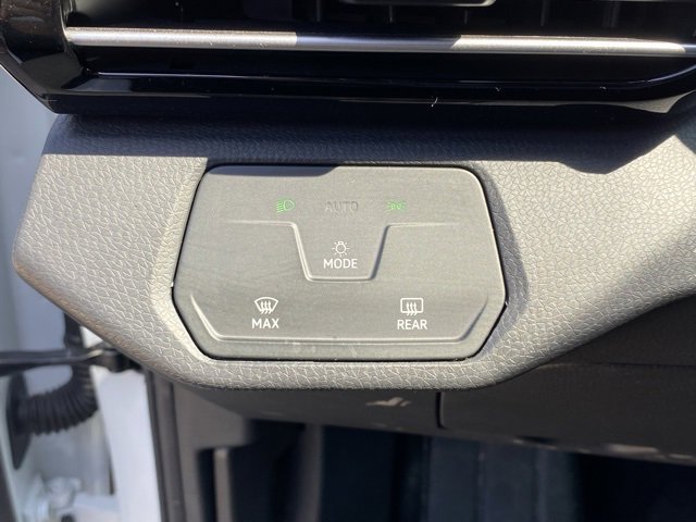 Used 2024 Volkswagen ID.4 2WD image 10