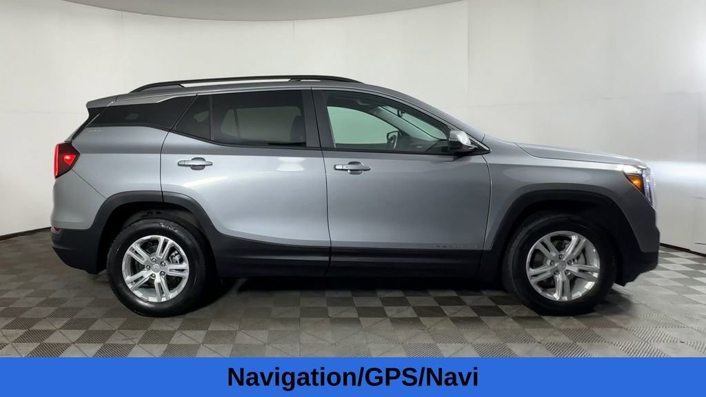 Used 2023 GMC Terrain SLE w/ Driver Convenience Package image 3