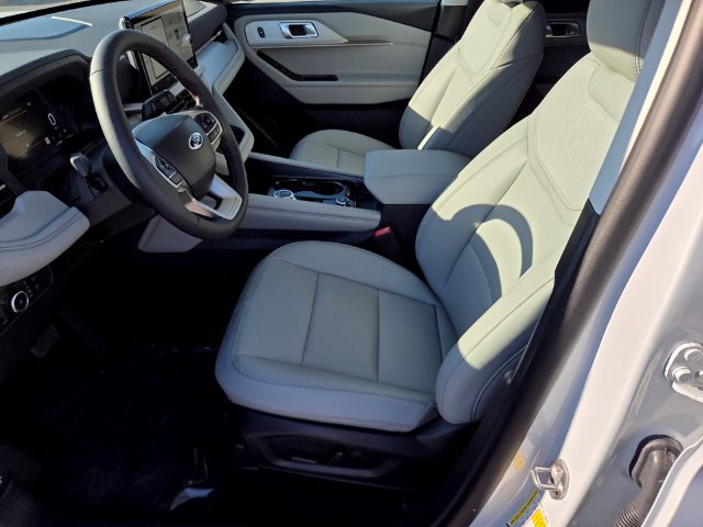 New 2026 Ford Explorer Active w/ Active Comfort Package RWD image 6