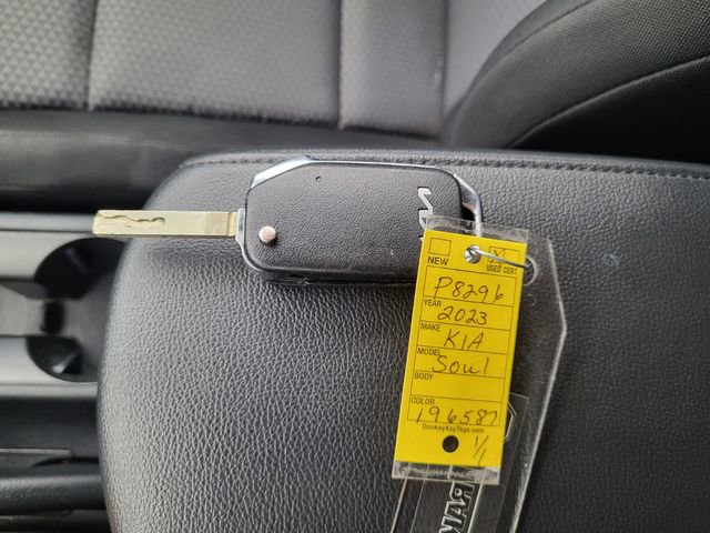 Used 2023 Kia Soul LX w/ LX Technology Package image 23