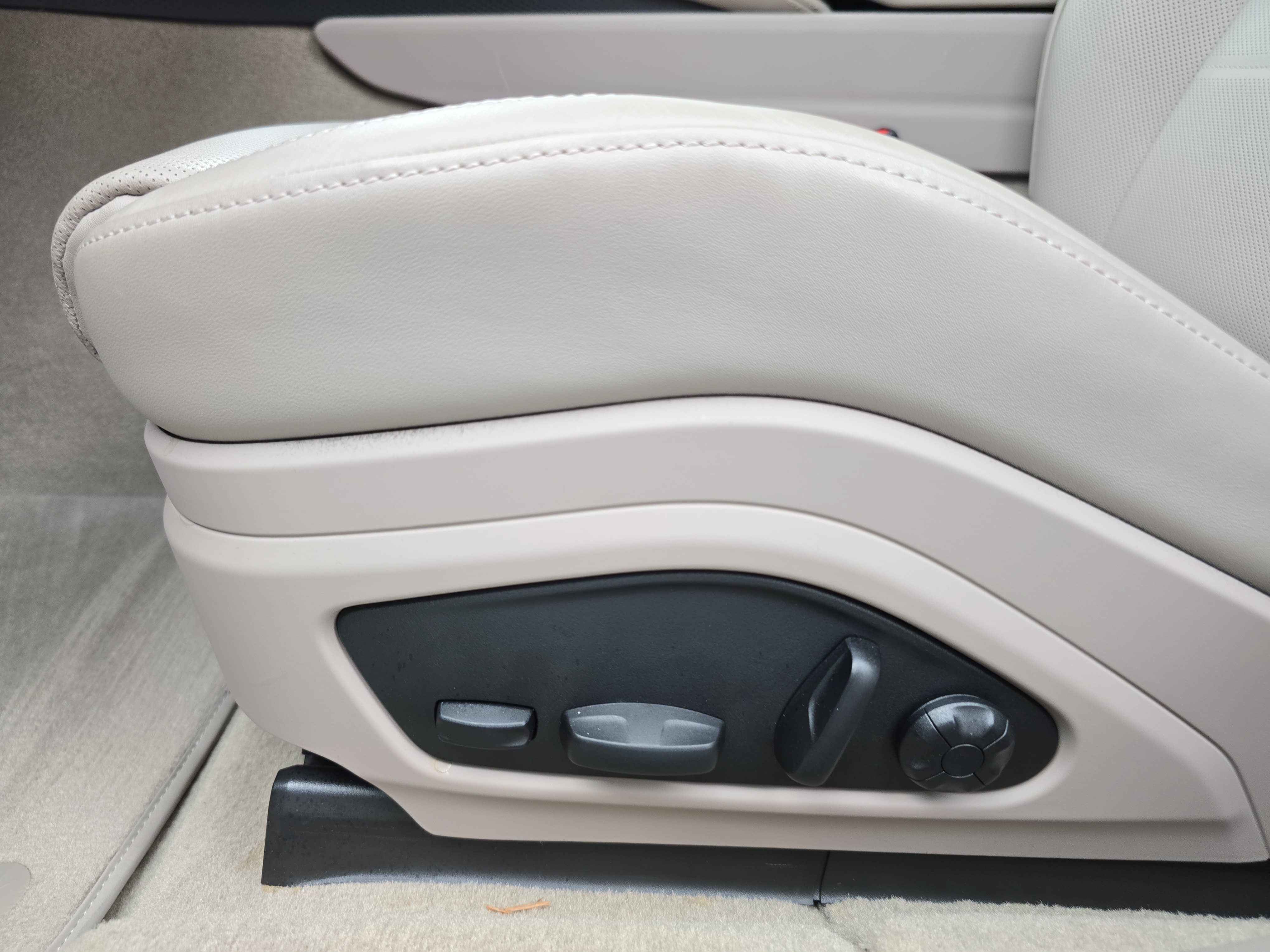 Certified 2026 Porsche Panamera image 31