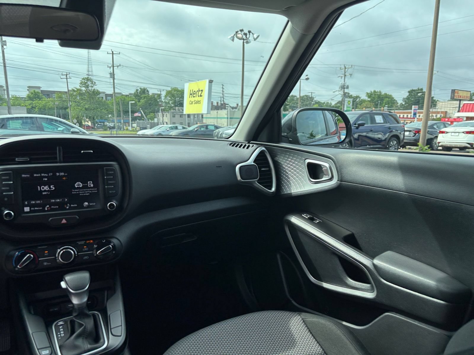 Used 2025 Kia Soul LX w/ LX Technology Package FWD image 34