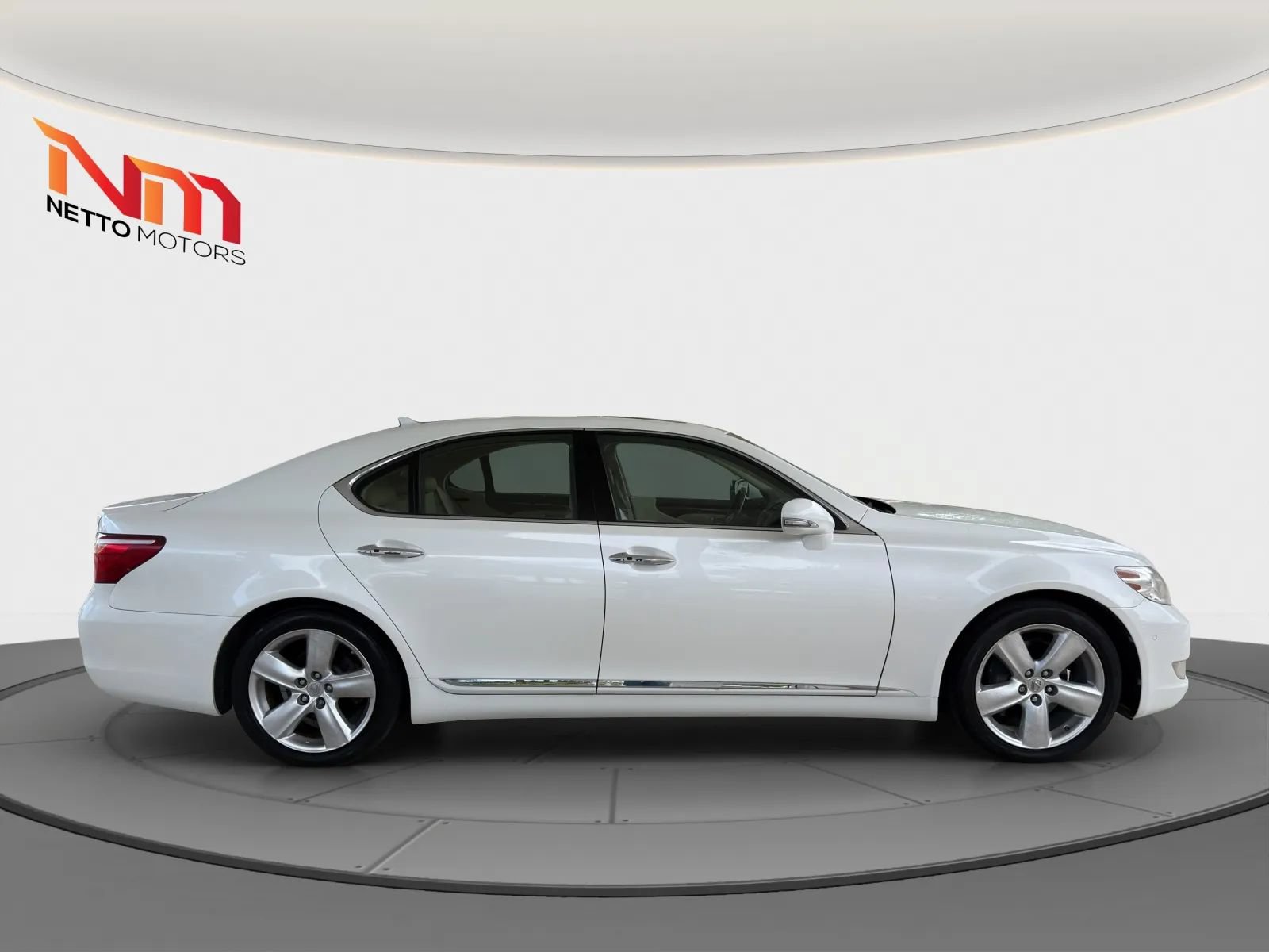 Used 2012 Lexus LS 460 w/ Comfort Pkg RWD image 6