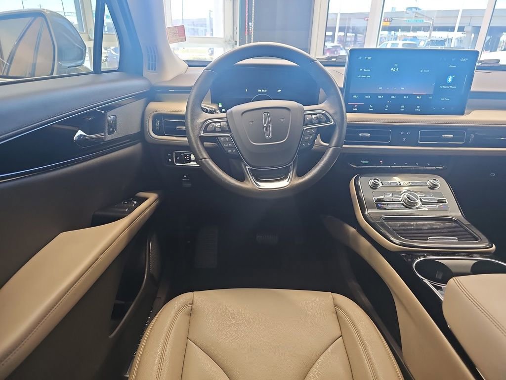 Used 2023 Lincoln Nautilus AWD image 17