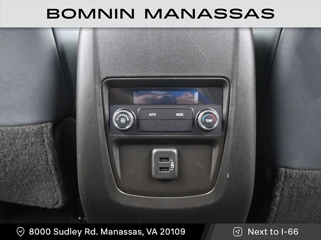 Used 2023 Buick Enclave Essence image 17