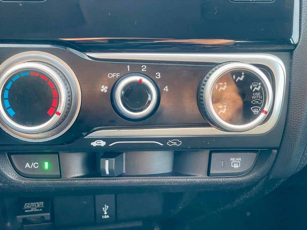 Used 2018 Honda Fit LX image 28