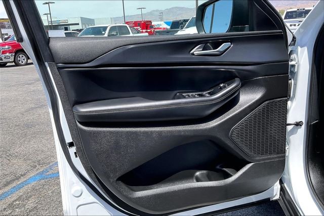 Used 2025 Jeep Grand Cherokee L Laredo w/ Luxury Tech Group I image 22