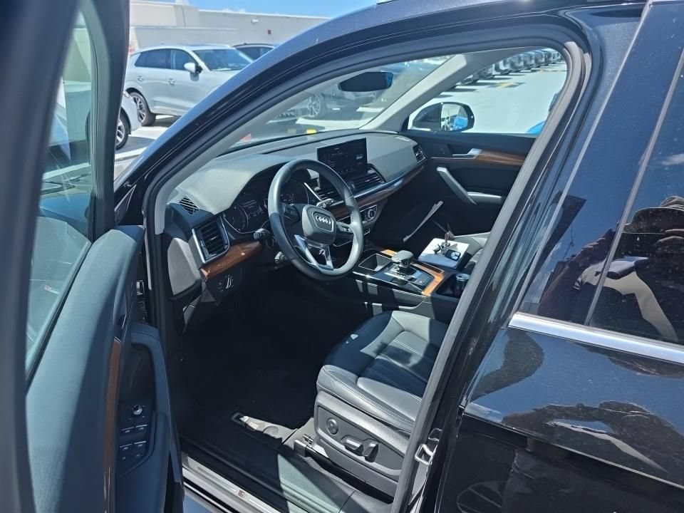 Used 2023 Audi Q5 2.0T Premium w/ Convenience Package AWD/4WD image 9