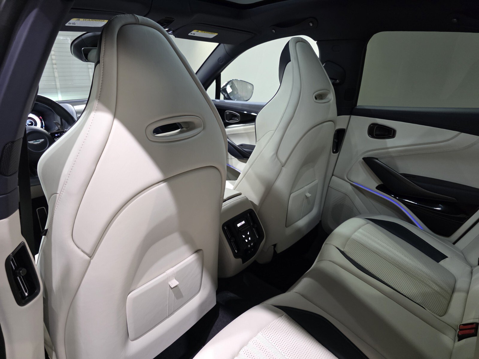 Used 2025 Aston Martin DBX 707 AWD/4WD image 19