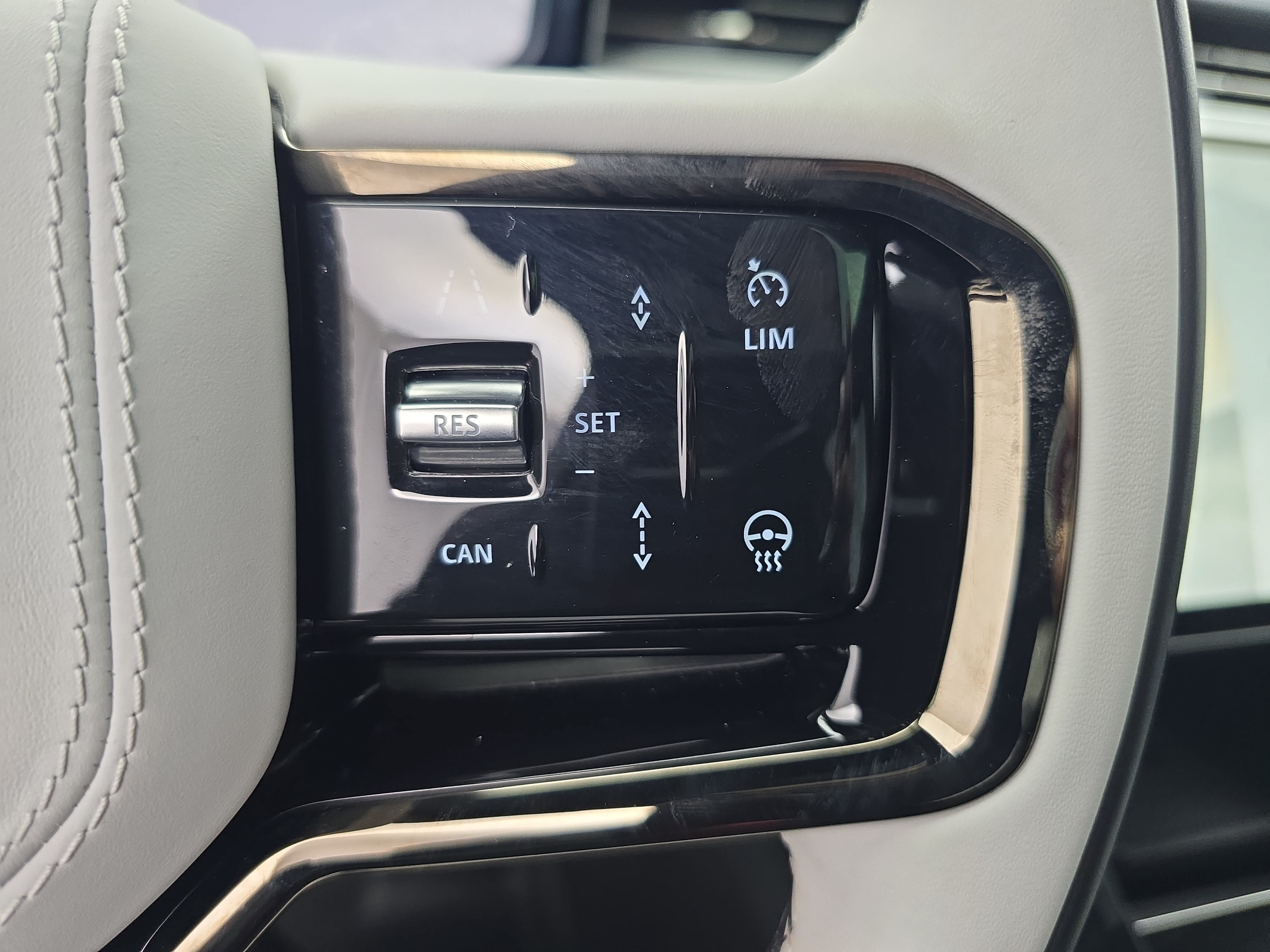 Certified 2024 Land Rover Range Rover Sport Dynamic SE AWD/4WD image 18