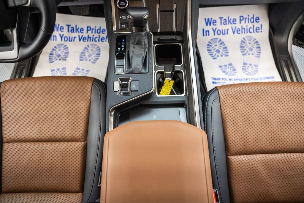 Used 2025 Lexus GX 550 w/ Cold Area Package image 31