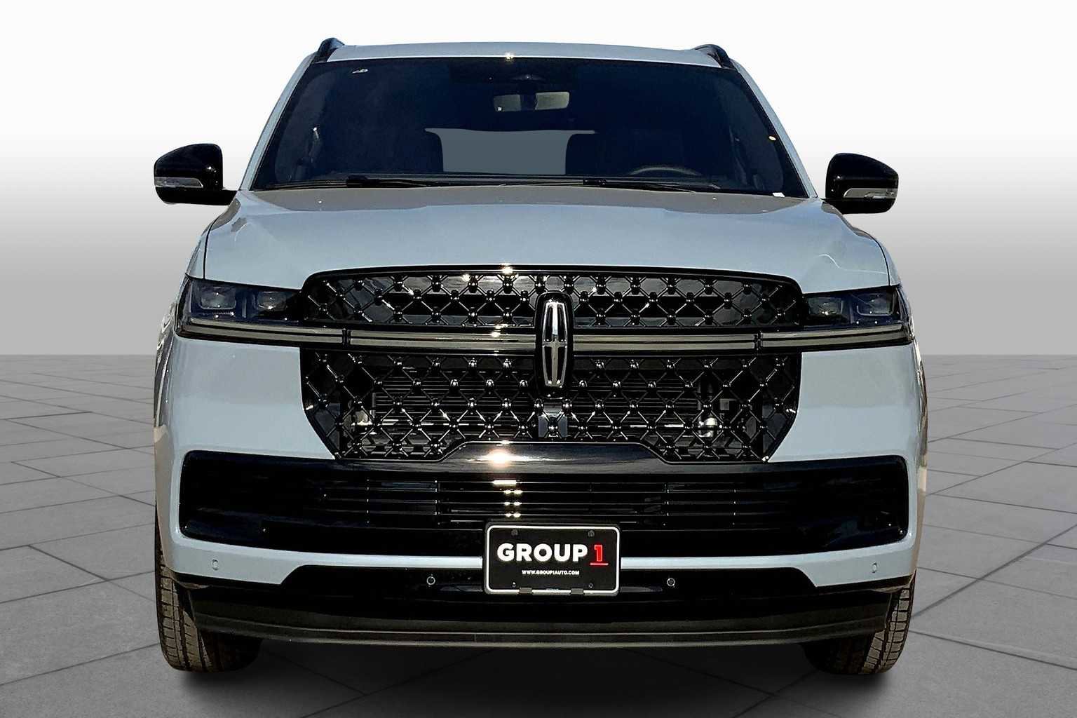 New 2025 Lincoln Navigator L Reserve w/ Jet Appearance Package image 3