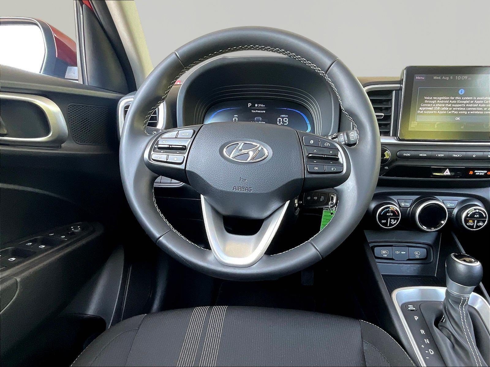 Used 2023 Hyundai Venue SEL w/ Cargo Package FWD image 8