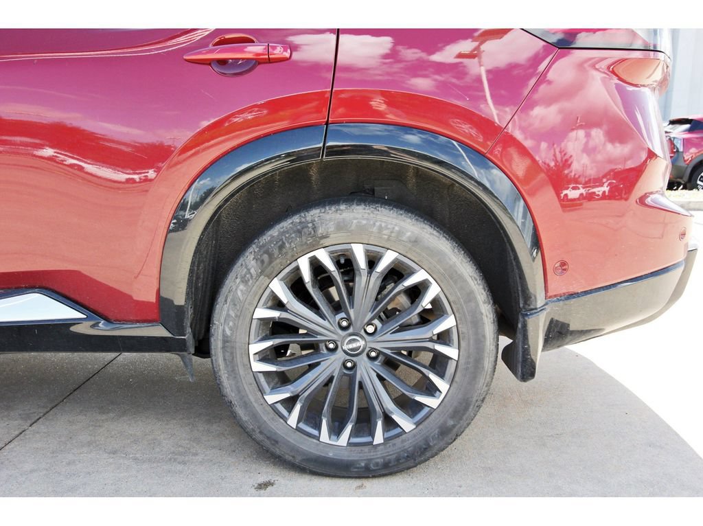 Used 2024 Nissan Rogue Platinum w/ Platinum Premium Package FWD image 11