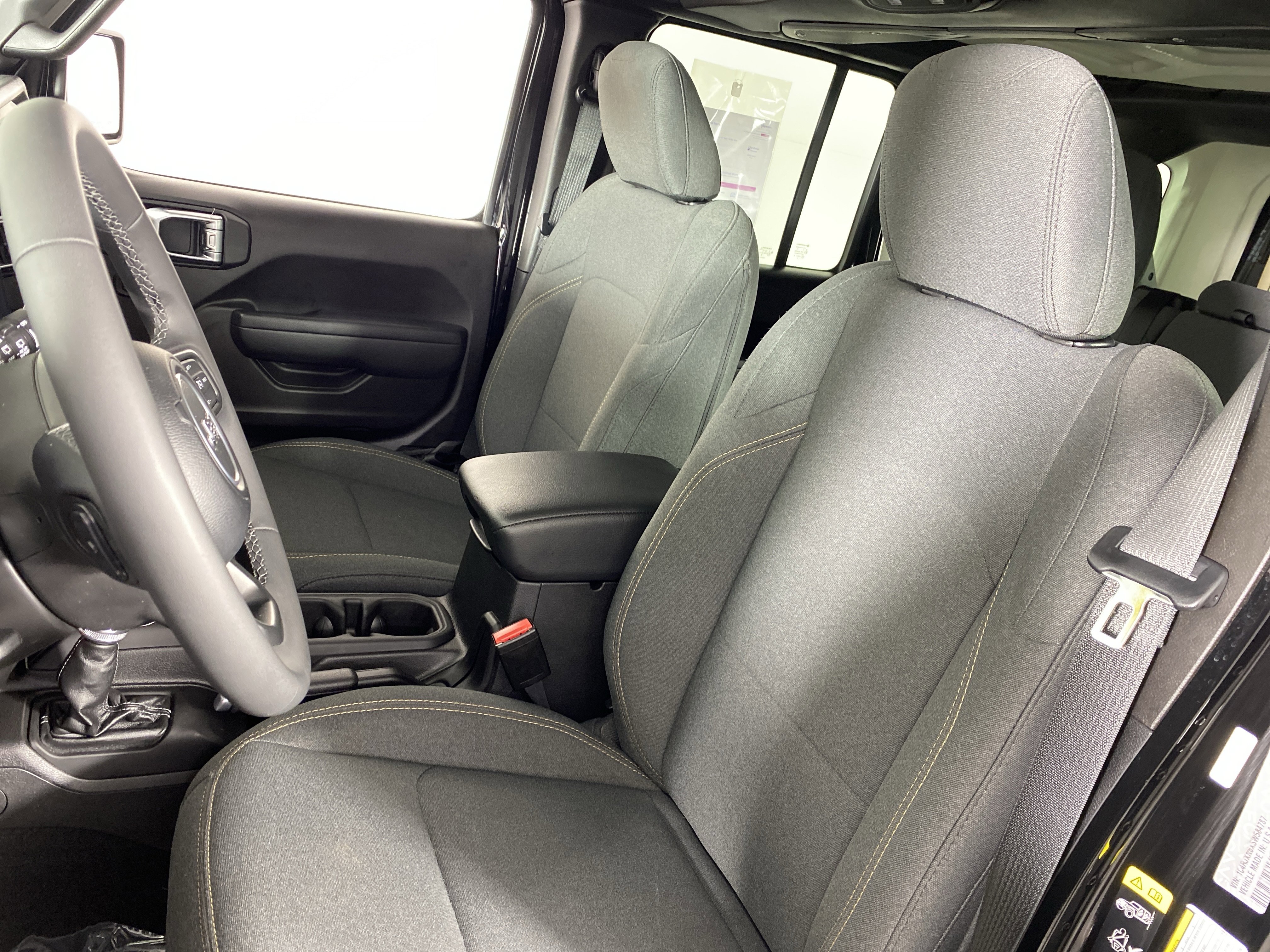 Used 2025 Jeep Wrangler Willys image 15