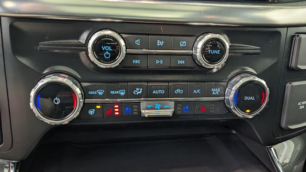 Certified 2022 Ford F150 Lariat w/ Equipment Group 502A High image 31