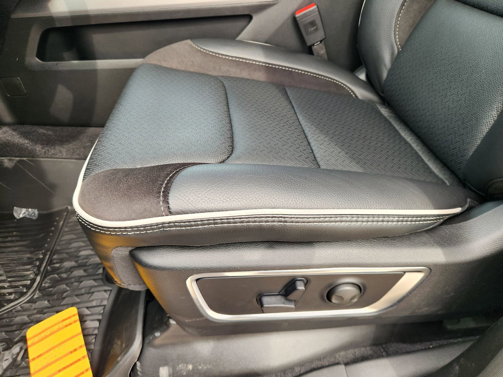 New 2026 RAM 1500 Laramie w/ Night Edition image 21