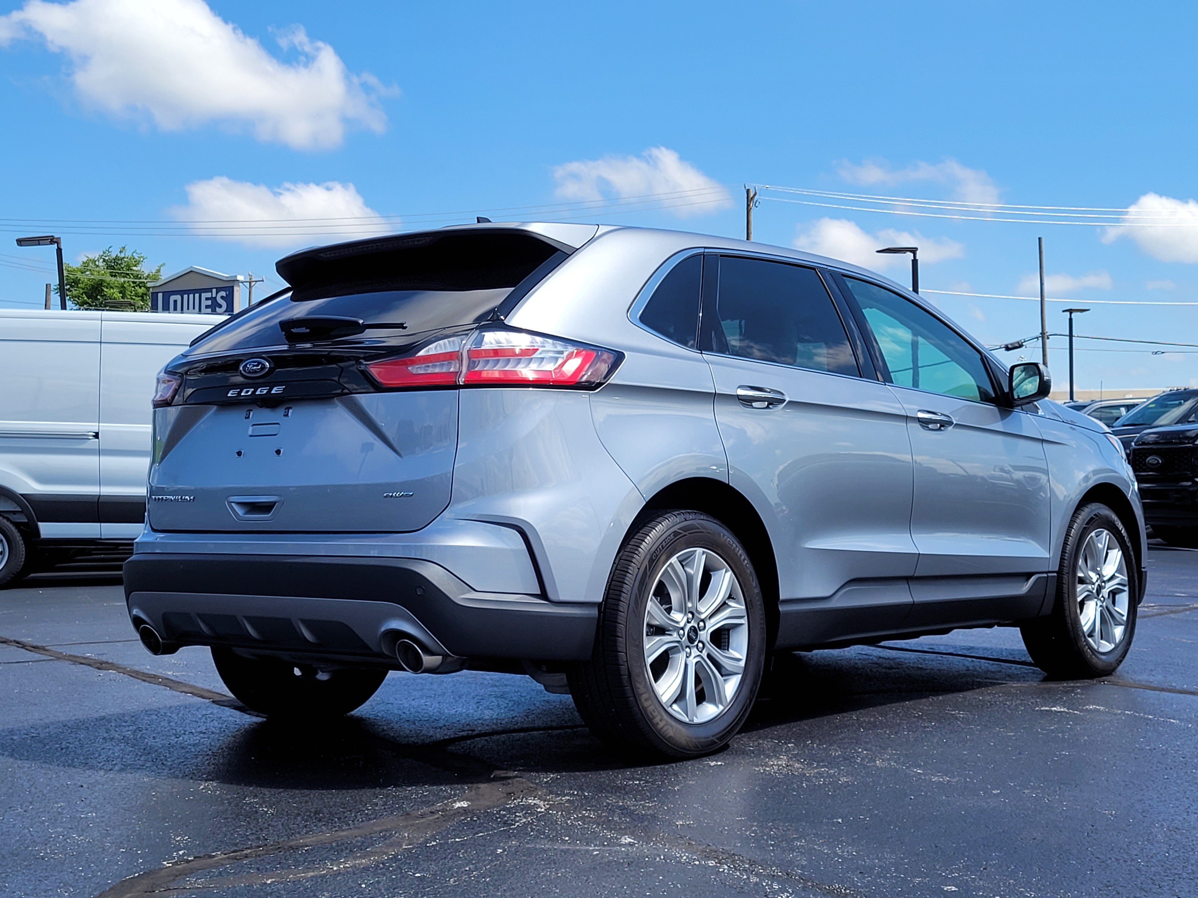 Used 2024 Ford Edge Titanium AWD/4WD image 4